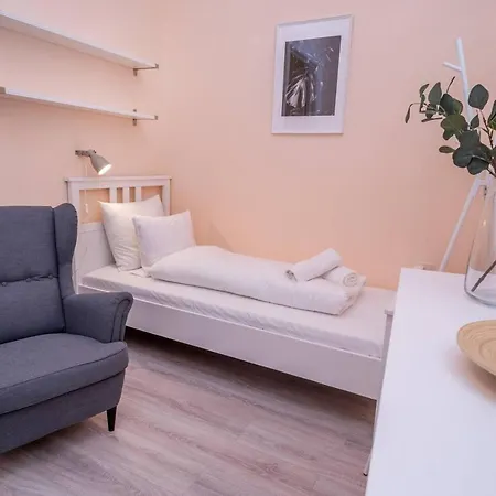 Central And Large Ac Home Away From Home Budapest Exterior photo